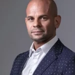 Médico influenciador Gabriel Almeida recebe punição do Cremeb por quebra do Código de Ética Médica